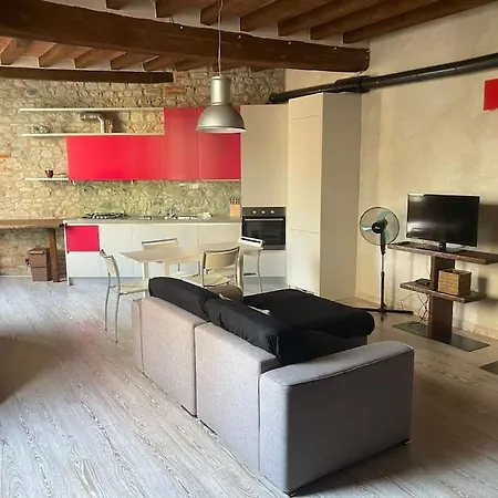 Casa In Piazzetta * 리버가로