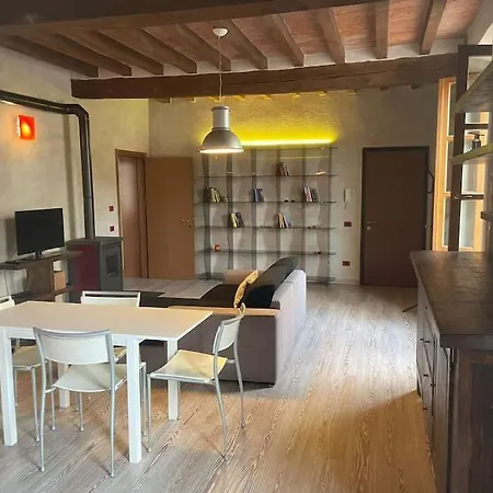 Casa In Piazzetta * 리버가로